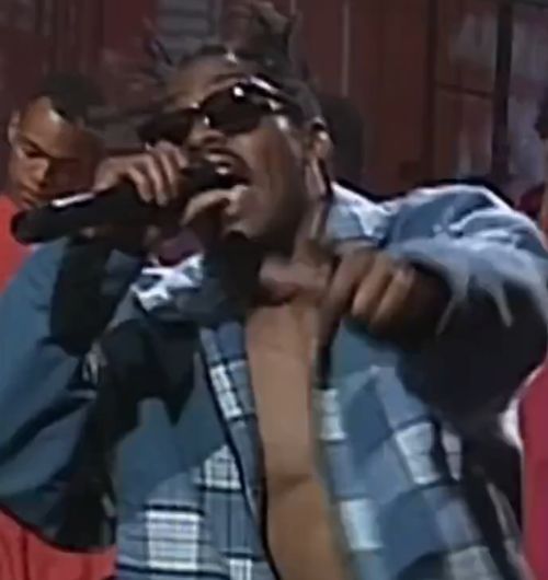 До сих пор в плейлисте у многих