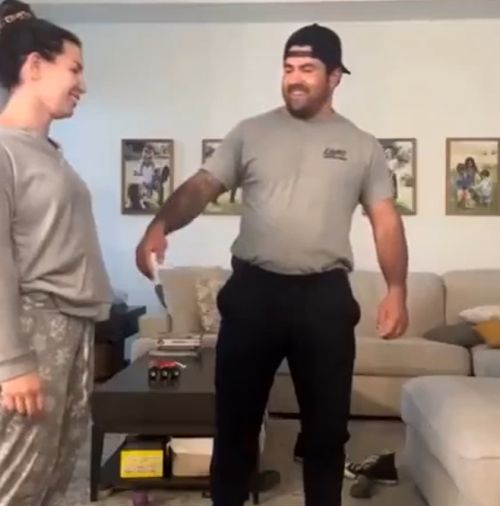 Батя один поднял всю семью