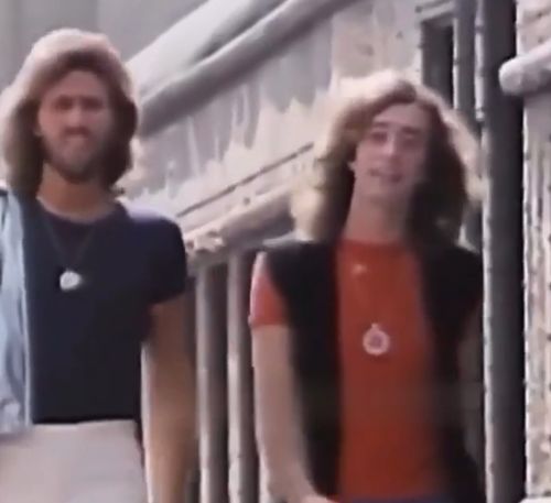 Bee Gees - Stayin Alive без музыки