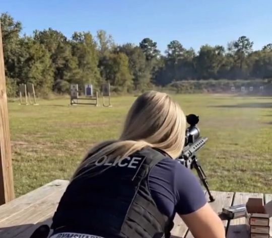 На 5 выстрелов 1 осечка. Что за ж*па тут творится?