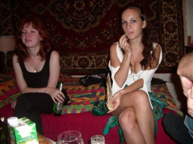 Девушки а из 90-х и 00-х