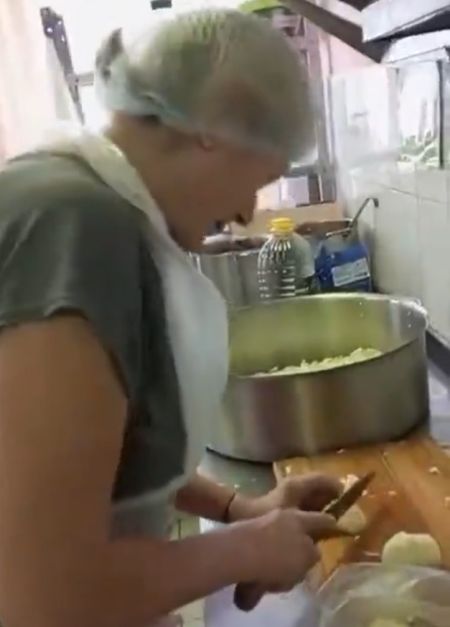 Марина нарезалась быстрее чем лук