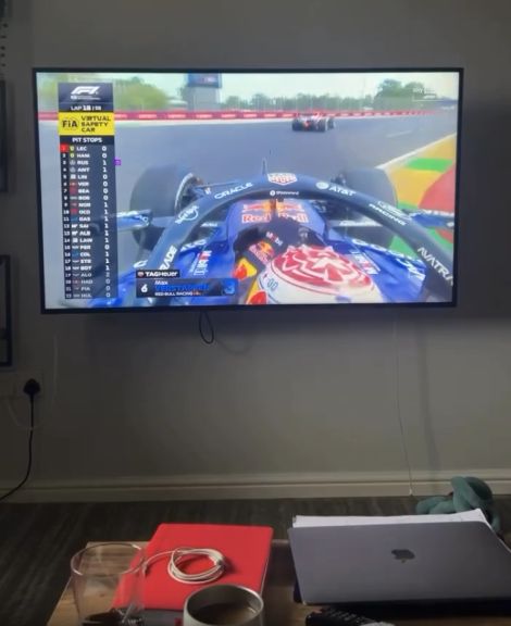 Звуки гоночного автомобиля