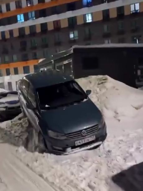 Владелец Volkswagen Polo решил проблему с парковками