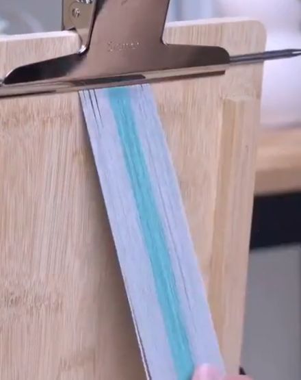 Жунхуа ("бархатные цветы") - традиционное китайское искусство создания изделий из шелковых нитей и медной проволоки