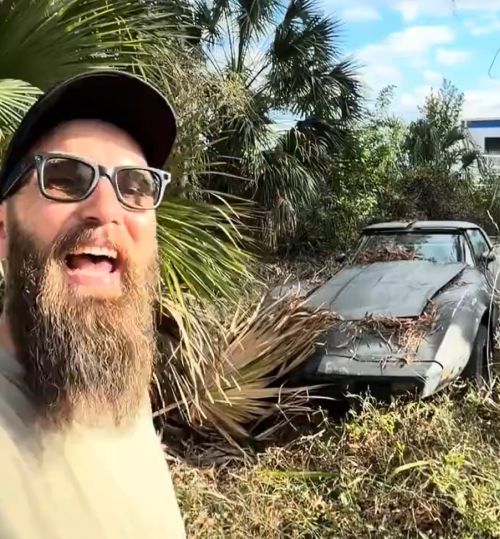 Собирают хлам по свалкам