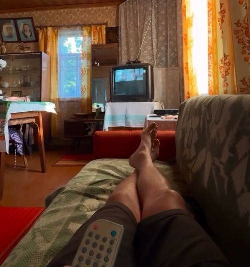 А бабушка в спину: " К обеду вернесси?! Пышек напеку!"