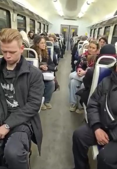 Как правильно искать себе жену в электричке