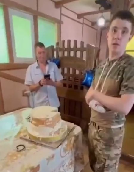 Зачем в торте палки?