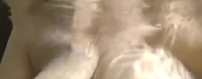 Подводные сиськи⁠⁠