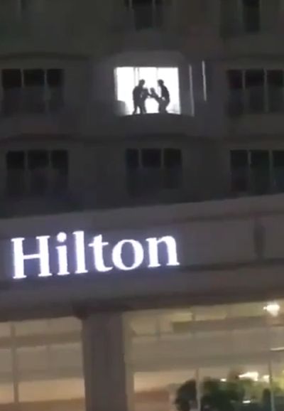 Что там происходит?