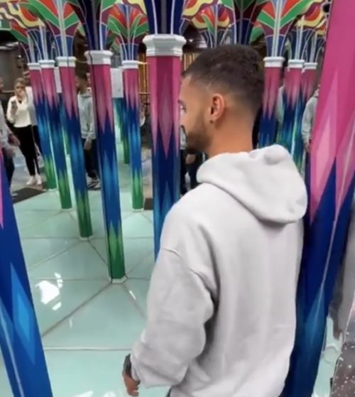 Зеркальный лабиринт