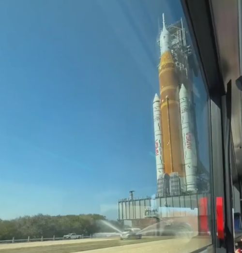 Транспортировка ракеты Artemis