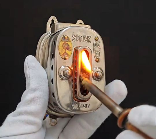 Коллекция ретро зажигалок⁠⁠