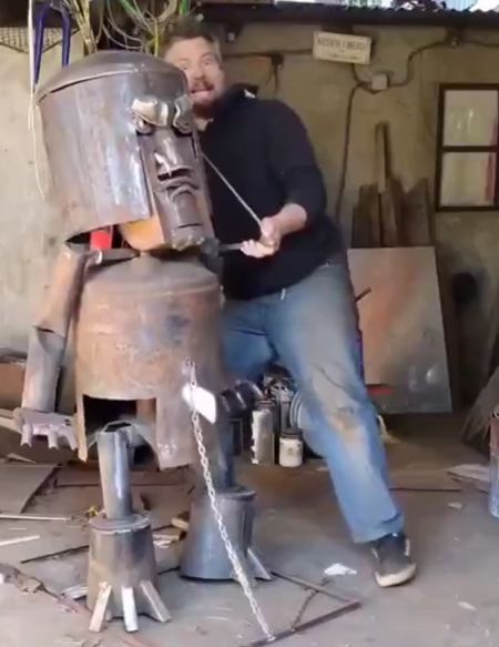 Да ты там бухаешь поди в своём гараже постоянно