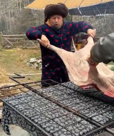 Как китайцы накрывают поляну на праздник⁠⁠