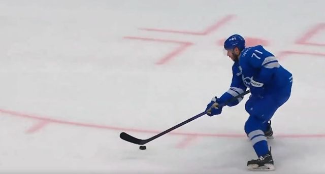 Нападающий Динамо Семен Дер-Аргучинцев забил феноменальный гол из-за спины в матче против Спартака