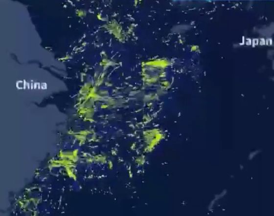 Китайские рыболовные суда выстраиваются в гигантские плавучие заграждения для отработки морской блокады