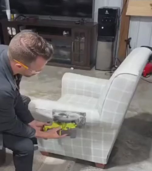 "Твоя жена сказала, что это безумная идея, но ты все равно это делаешь!"⁠⁠