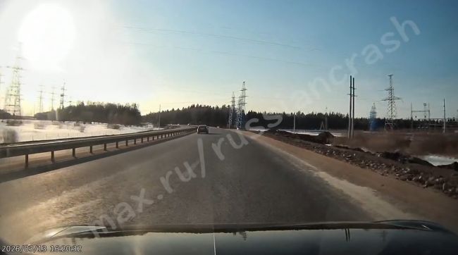 Чего это он так?