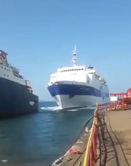 Старые суда прибывают в свой последний порт