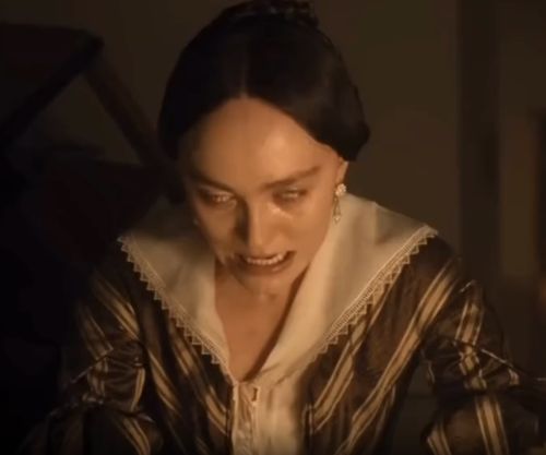 Когда она сидит в другой комнате и ждёт от тебя извинений, но слышит звук включения PlayStation