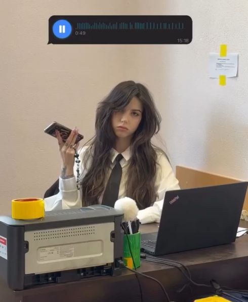 А Соня может...