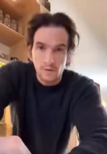 Если вдруг у вас сломался перфоратор, но соседей вы всё равно любите очень-очень сильно, то вот вам выход из положения⁠⁠