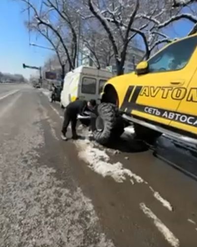 Когда вызвал шиномонтажника