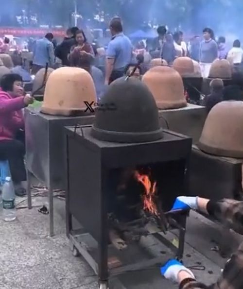 Конкурс по жарке гуся в Дунгуане