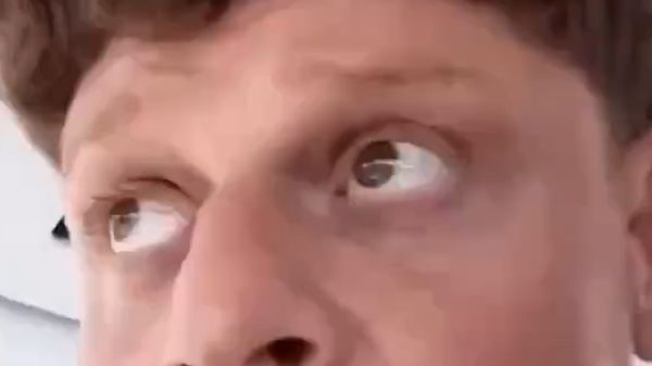 Чем занимается крановщик во время воздушной тревоги