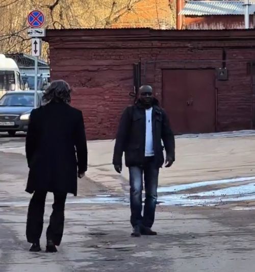 А потом на родине будет ужасы рассказывать