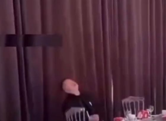 Мужику наверное самый яркий и удивительный сон за всю жизнь снится