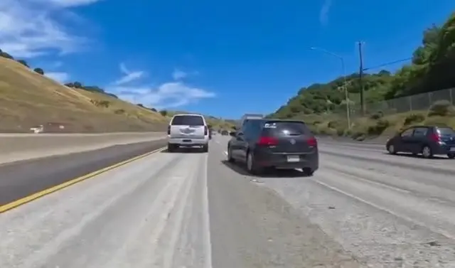 Едут, отвлекают...⁠⁠