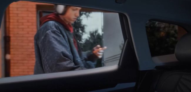 Соцреклама про важность ремня безопасности с Юрием Колокольниковым от госавтоинспекции Московской области