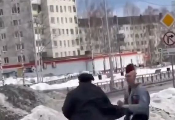 "Острые козырьки" против панков