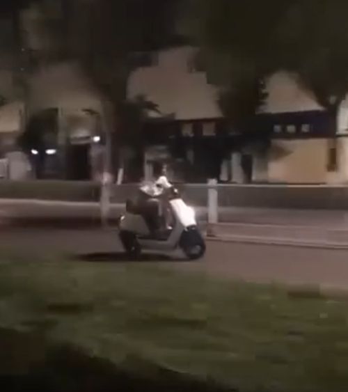 Плавный переход с задницы на лицо⁠⁠