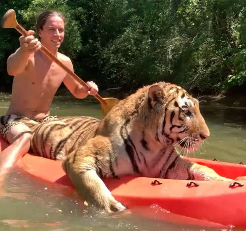 Выгулял Барсика⁠⁠