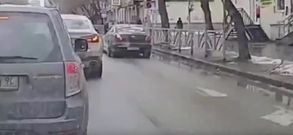 Дорожный конфликт в Екатеринбурге закончился нокаутом