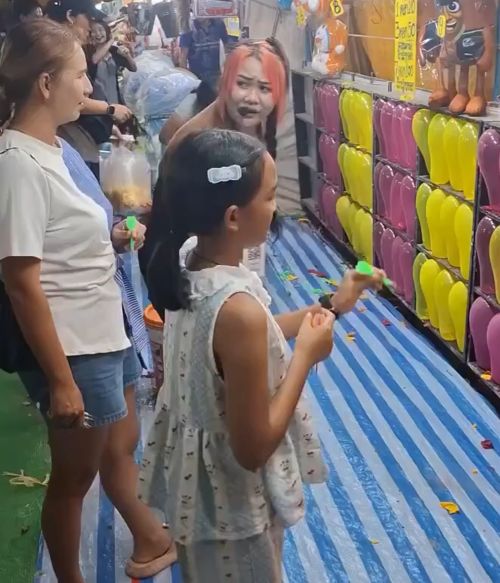 Очень неметкая девочка