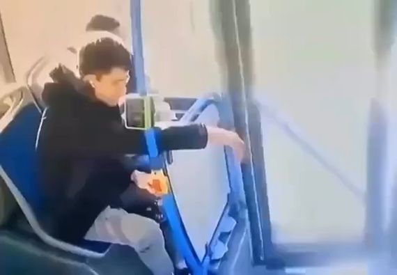 IQ двери выше, но ведь она первая начала