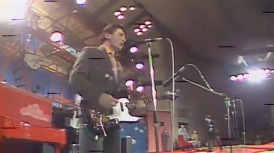 Представление команды КВН УПИ. Участник команды – рок-музыкант Вадим Самойлов 1986 год