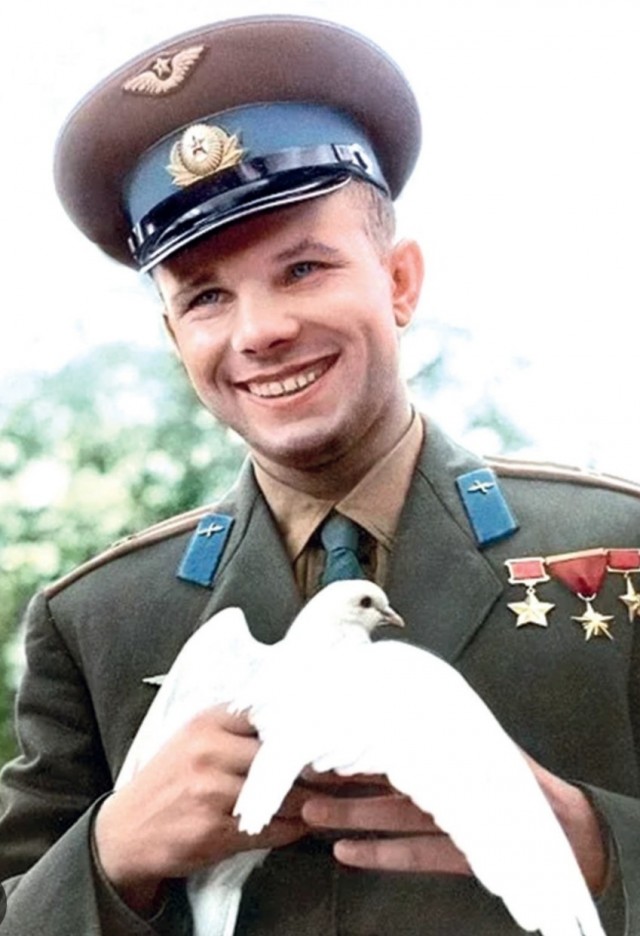 Улыбка Гагарина - олицетворение дня космонавтики