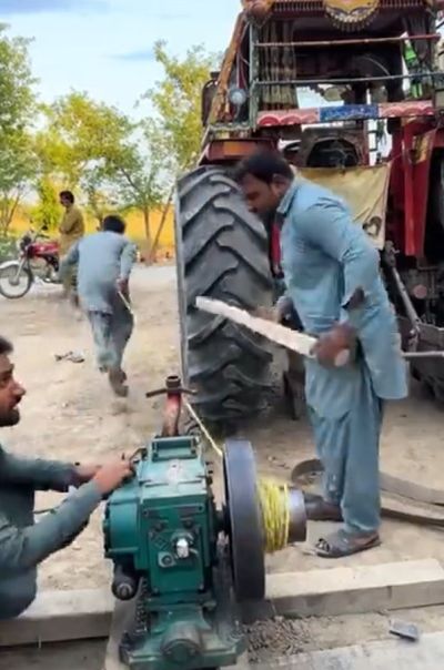 А что происходит?