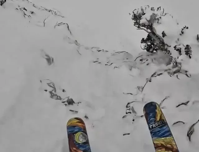 Любителю горных лыж повезло, что его вовремя заметили