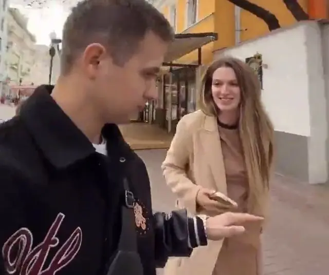 Еще один способ познакомиться на улице