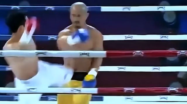 Монах зачем-то избил южнокорейца