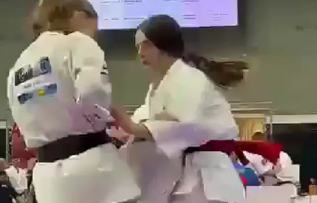 Я никогда не видел такого удара ногой, и, похоже, её противница тоже⁠⁠