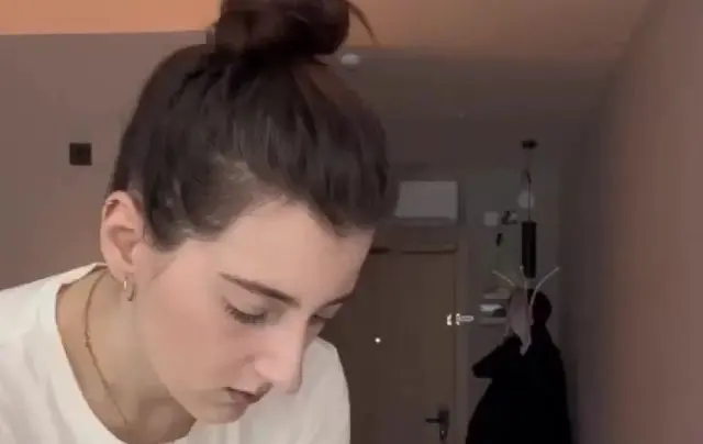 Невероятное мастерство! Девушка восстановила сильно поврежденную икону⁠⁠