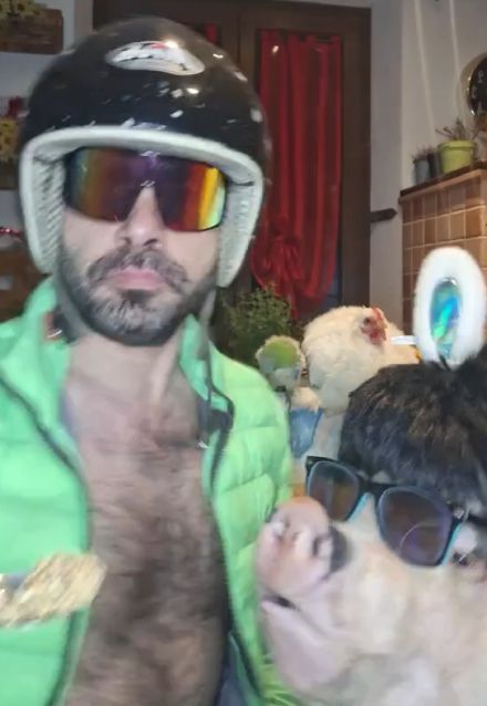 Курица здесь самая адекватная